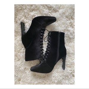 MISSGUIDED SQUARE TOE VELVET LACE BOOTIES